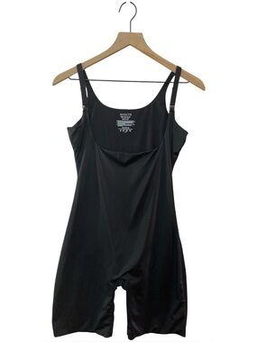 Assets By Spanx Silhouette Serum Mid-Thigh Bodysuit Shaper Size 1X Black